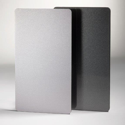 Plaque d'aluminium composite DIBOND® aspect métal, gamme gris et blanc brillant